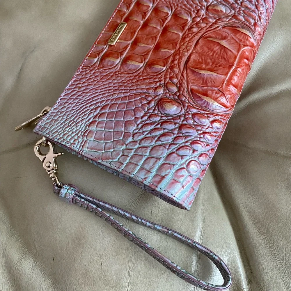 NWOT Brahmin Daisy Wristlet Flirty Ombre Melbourne Wallet Clutch